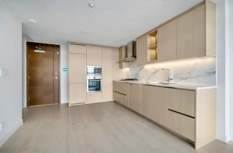 2908 4880 LOUGHEED HIGHWAY - photo 2 of 19