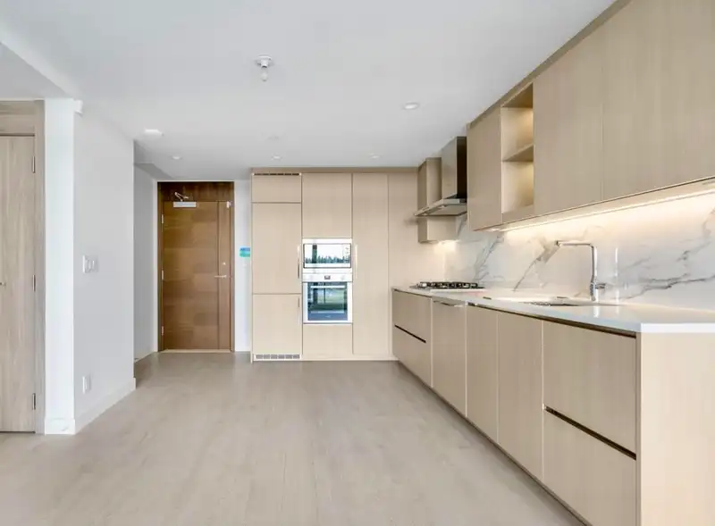 2908 4880 LOUGHEED HIGHWAY - photo 4 of 19