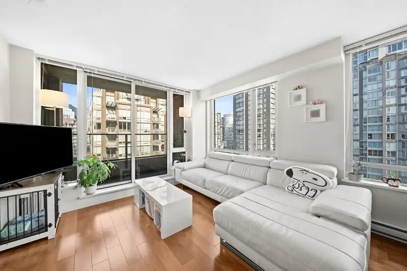 1506 1088 RICHARDS STREET - photo 2 of 26