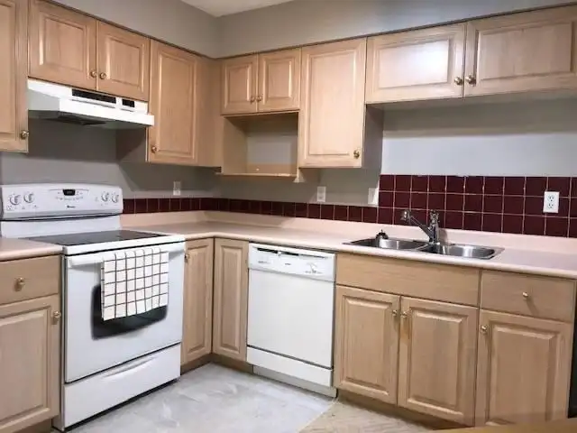202 12101 80 AVENUE - photo 2 of 11