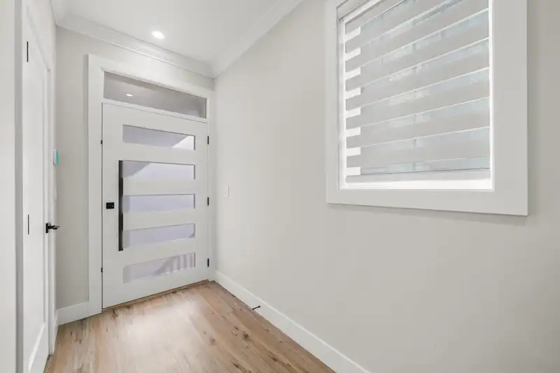 1147 SOUTH DYKE ROAD - photo 2 of 25
