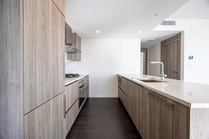 3107 13768 100 AVENUE - photo 2 of 25