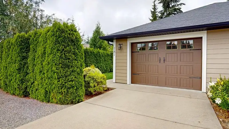 781 GERUSSI LANE - photo 2 of 34