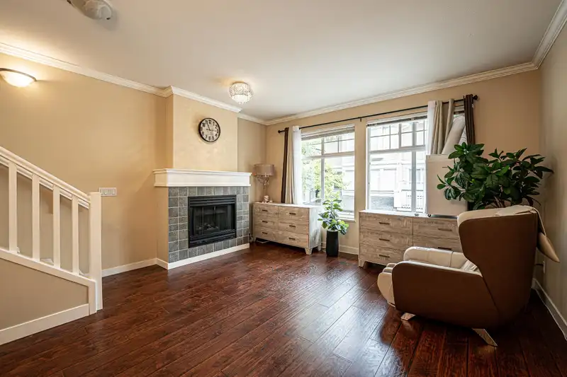 54 8383 159 STREET - photo 4 of 26