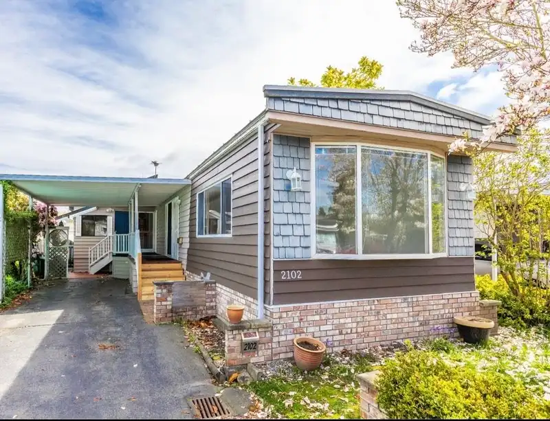 2102 CUMBRIA DRIVE - photo 1 of 32