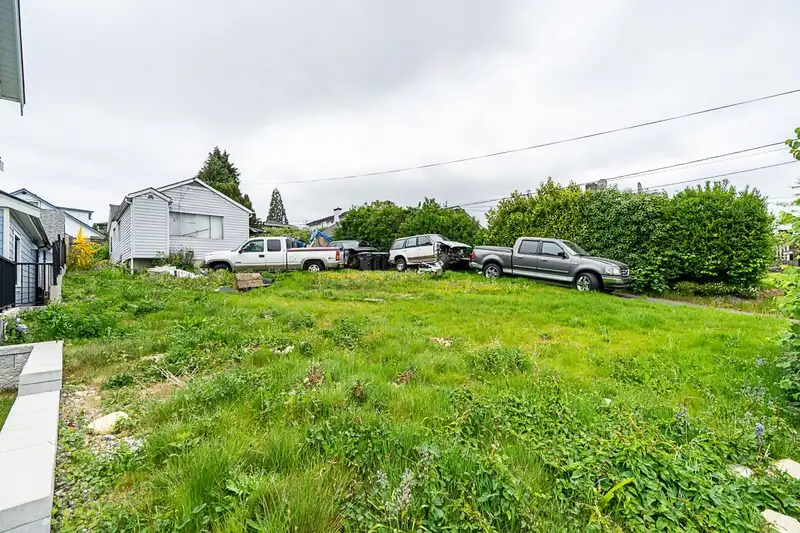 2235 EDINBURGH STREET - photo 2 of 38