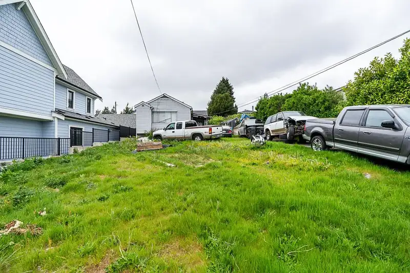 2235 EDINBURGH STREET - photo 3 of 38