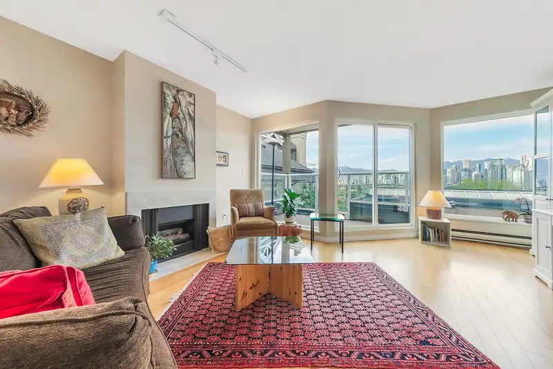 1223 W 8TH AVENUE - photo 4 of 38
