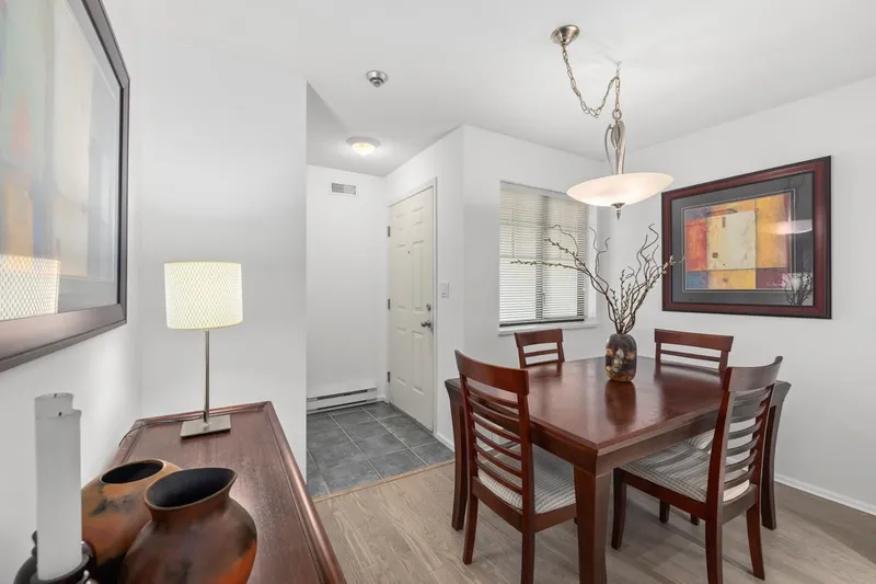 404 102 BEGIN STREET - photo 4 of 25