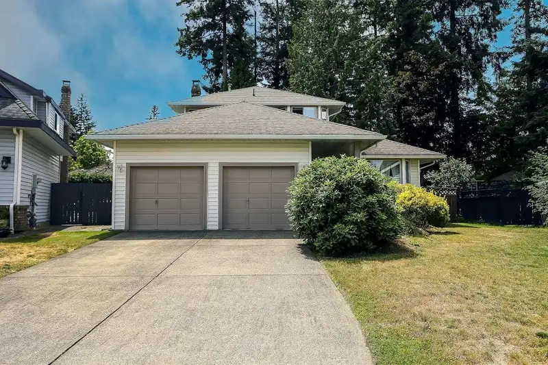 5979 SOUTHPARK GROVE - photo 1 of 31