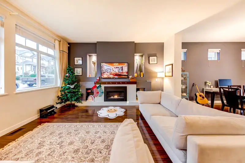 3380 WATKINS AVENUE - photo 4 of 40