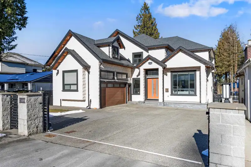 11689 96A AVENUE - photo 1 of 40