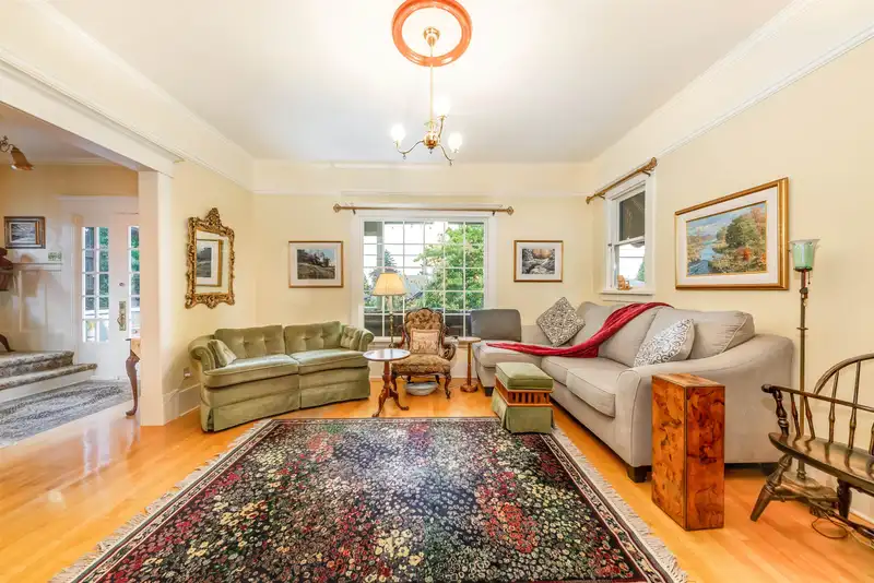 1109 EDINBURGH STREET - photo 2 of 40