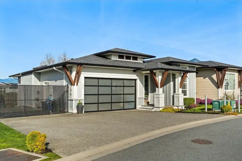 34 46213 HAKWELES ROAD - photo 1 of 39