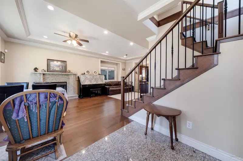 8455 FREMLIN STREET - photo 2 of 20