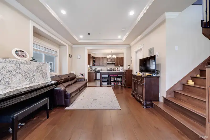 8455 FREMLIN STREET - photo 3 of 20