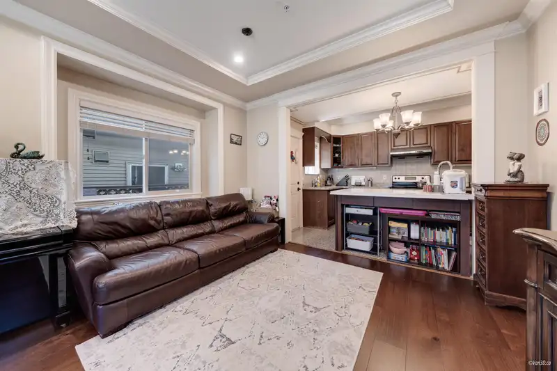 8455 FREMLIN STREET - photo 4 of 20