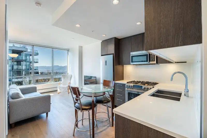 1006 9060 UNIVERSITY CRESCENT - photo 4 of 40
