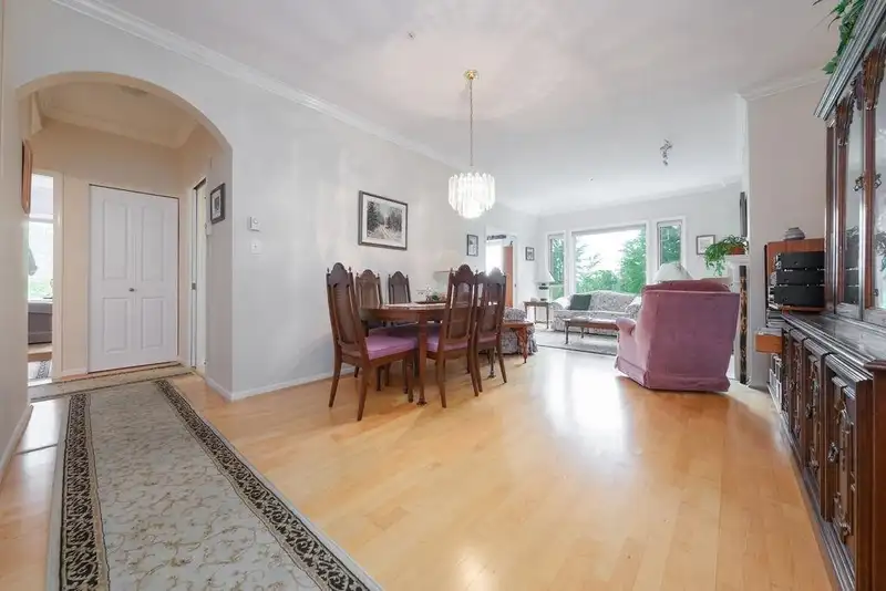 307 5262 OAKMOUNT CRESCENT - photo 2 of 35