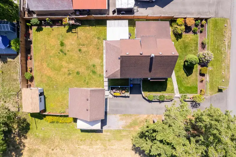 20290 WANSTEAD STREET - photo 4 of 40