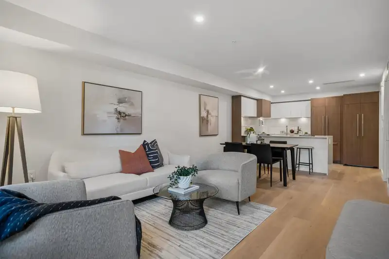 101 378 W 45TH AVENUE - photo 3 of 10