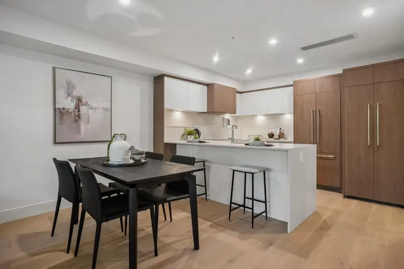 101 378 W 45TH AVENUE - photo 4 of 10