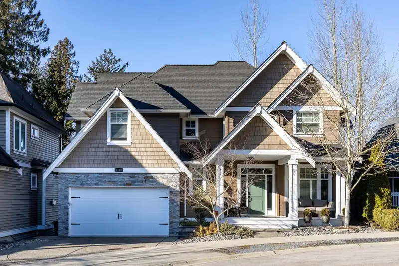 7195 177A STREET - photo 1 of 40