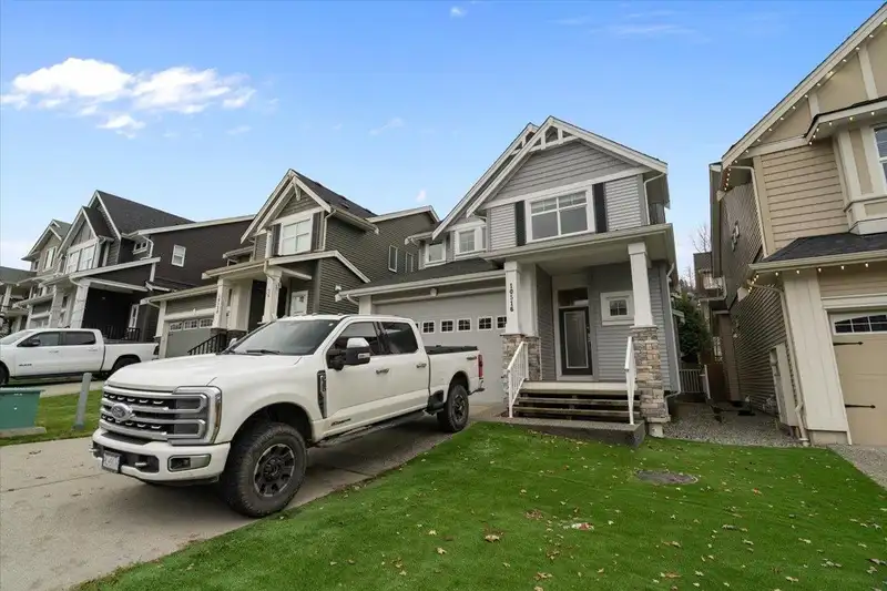 10516 ROBERTSON STREET - photo 2 of 24