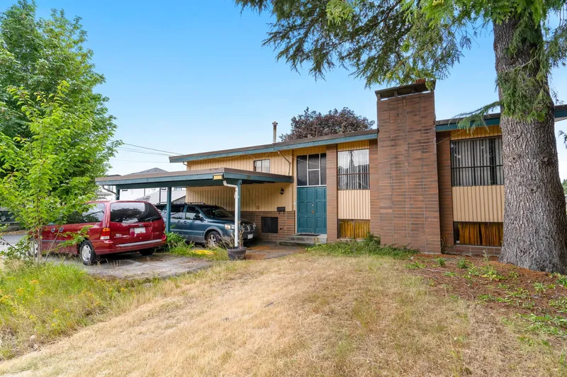 14635 59A AVENUE - photo 1 of 25