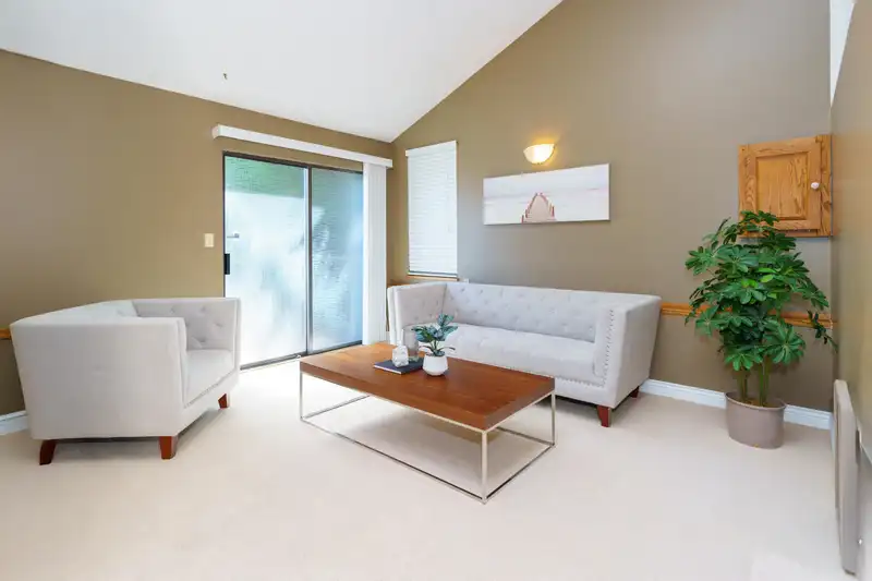 1261 LANSDOWNE DRIVE - photo 2 of 31