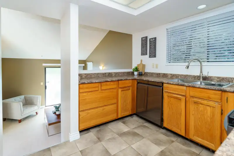 1261 LANSDOWNE DRIVE - photo 4 of 31