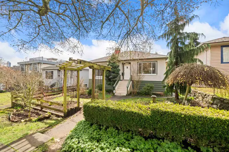 3114 GRAVELEY STREET - photo 1 of 40