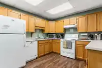 225 2451 GLADWIN ROAD - thumbnail 36