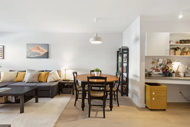 211 2680 W 4TH AVENUE - photo 2 of 22