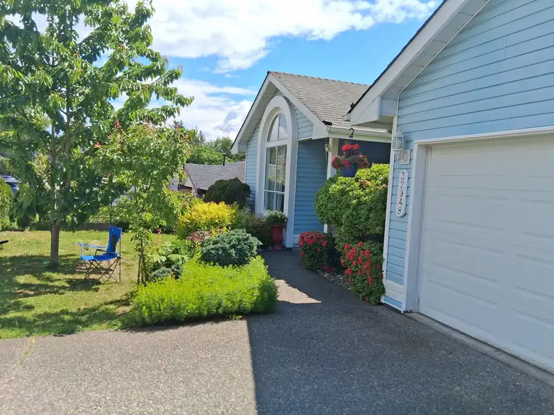 32948 10 AVENUE - photo 2 of 39