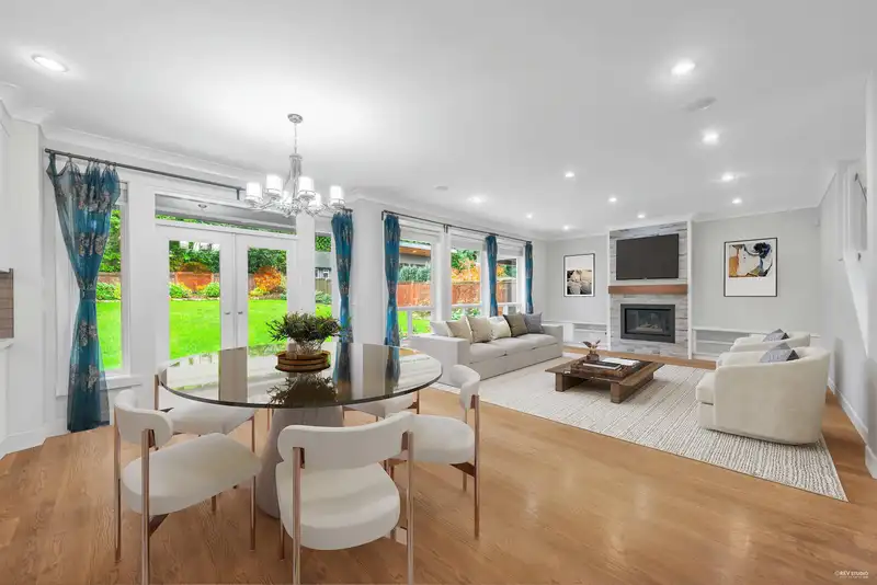 995 SHAKESPEARE AVENUE - photo 1 of 40