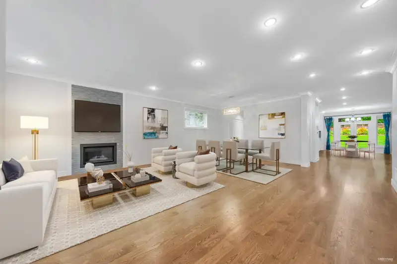 995 SHAKESPEARE AVENUE - photo 2 of 40