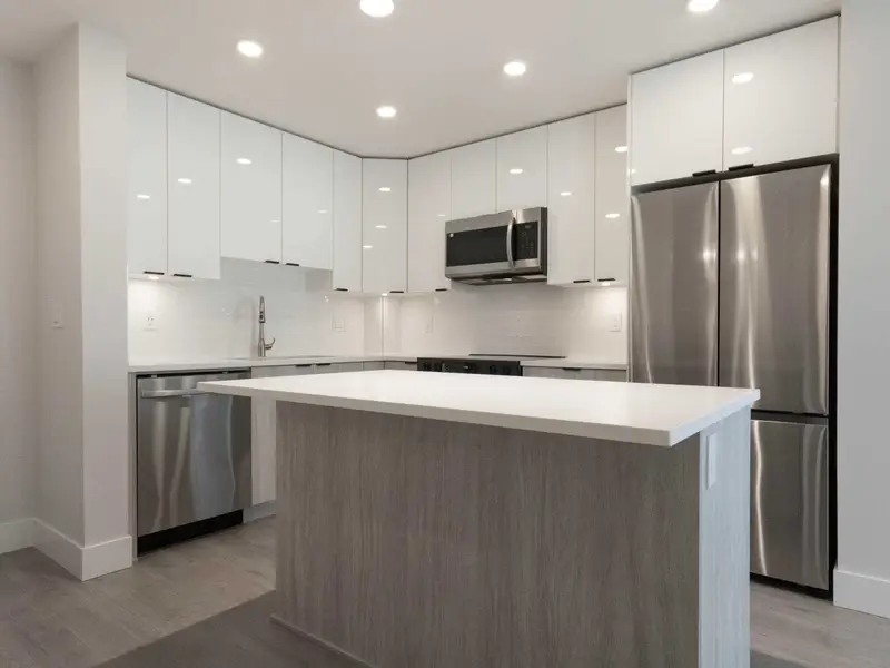 417 13458 95 AVENUE - photo 3 of 25