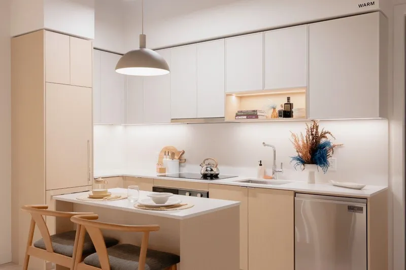 104 3633 WILLINGDON AVENUE - photo 2 of 15