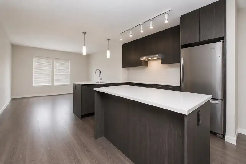 28 32633 SIMON AVENUE - photo 3 of 17