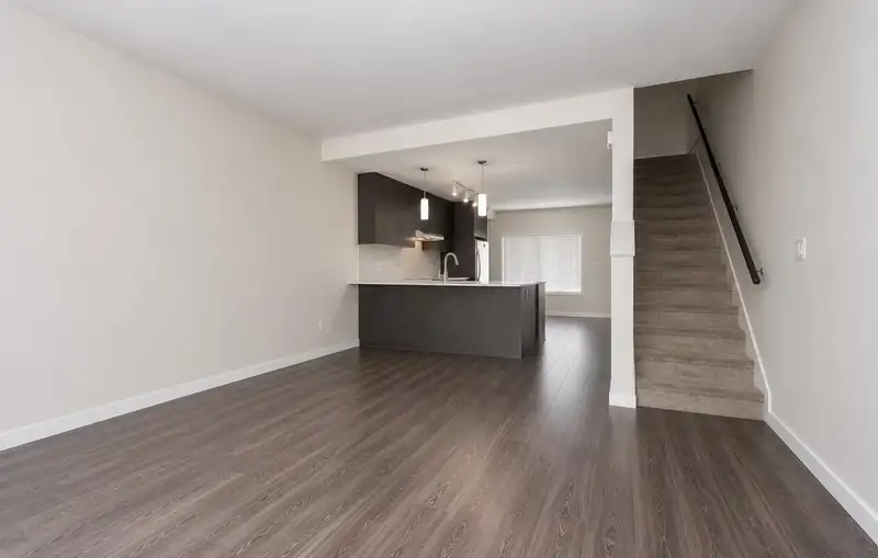 28 32633 SIMON AVENUE - photo 4 of 17