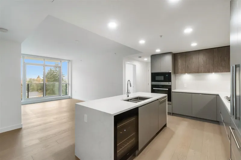 601 4240 CAMBIE STREET - photo 4 of 22