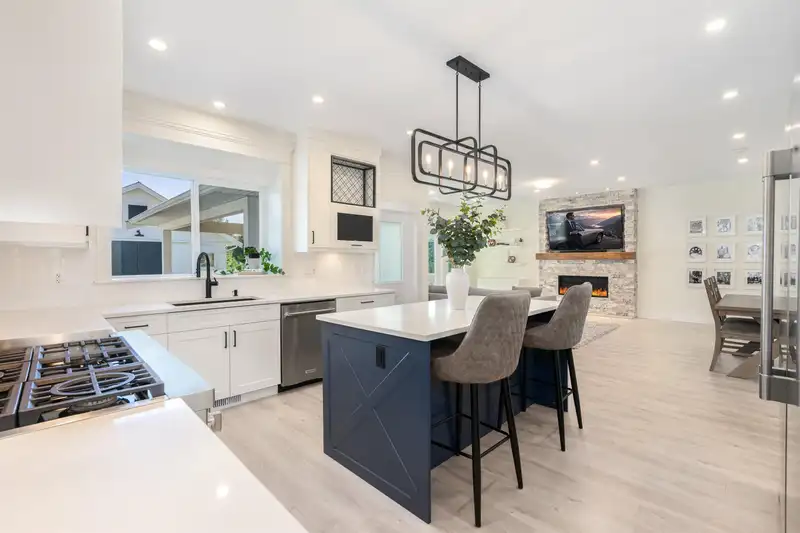 22872 76A AVENUE - photo 3 of 35