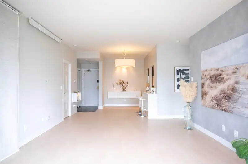 502 6220 MCKAY AVENUE - photo 3 of 40