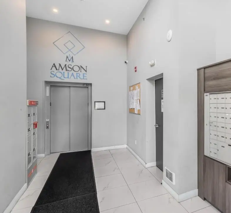 B301 14438 72 AVENUE - photo 2 of 9