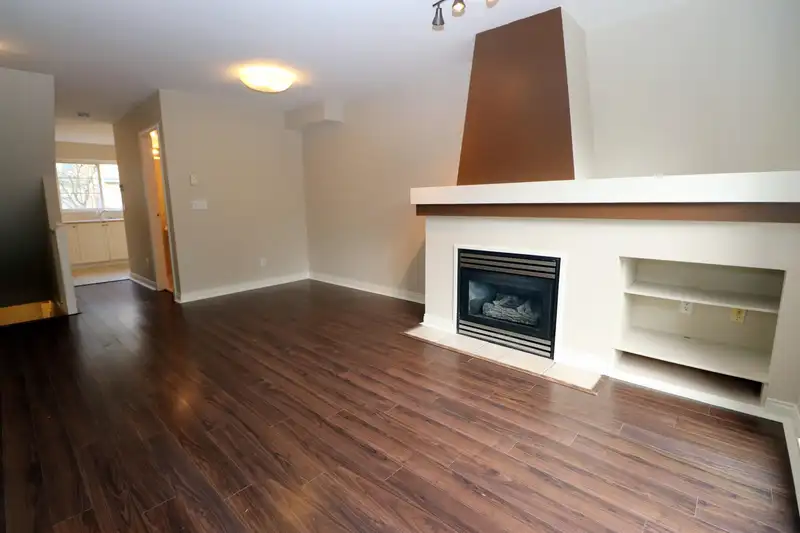 84 1561 BOOTH AVENUE - photo 3 of 14