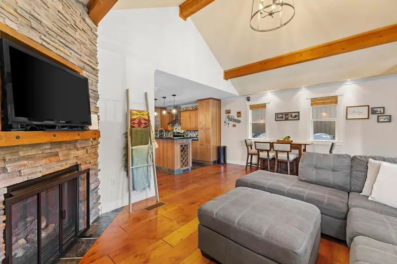 311 SPRUCE STREET - photo 3 of 25