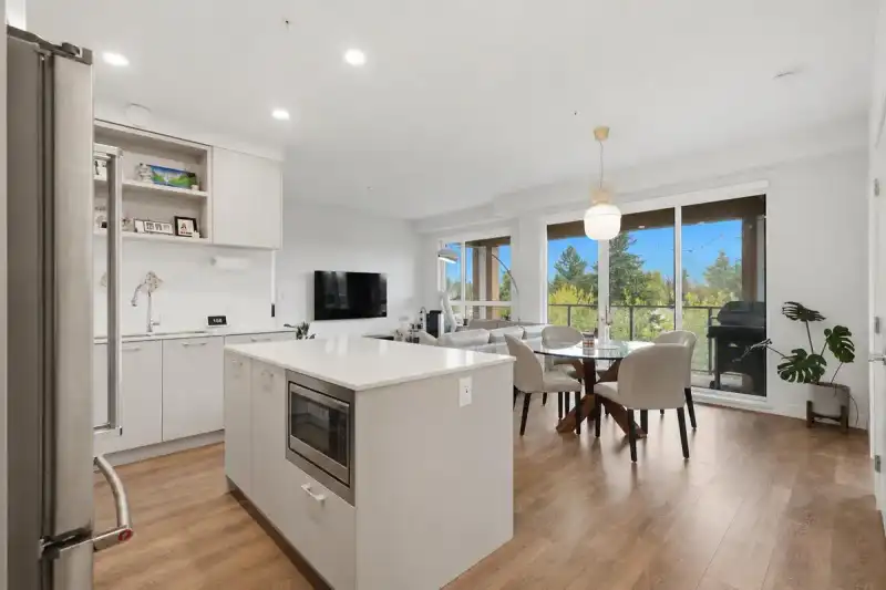 611 741 ANSKAR COURT - photo 1 of 40