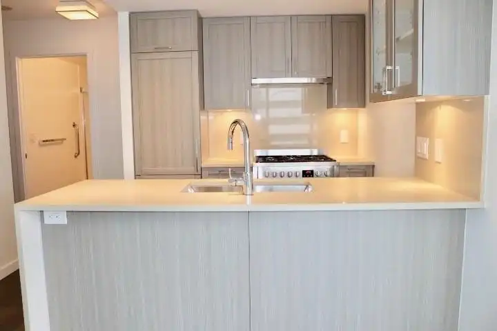2204 5665 BOUNDARY ROAD - photo 2 of 21