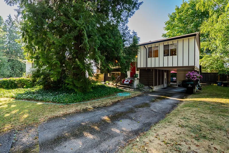 19850 54 AVENUE - photo 1 of 25